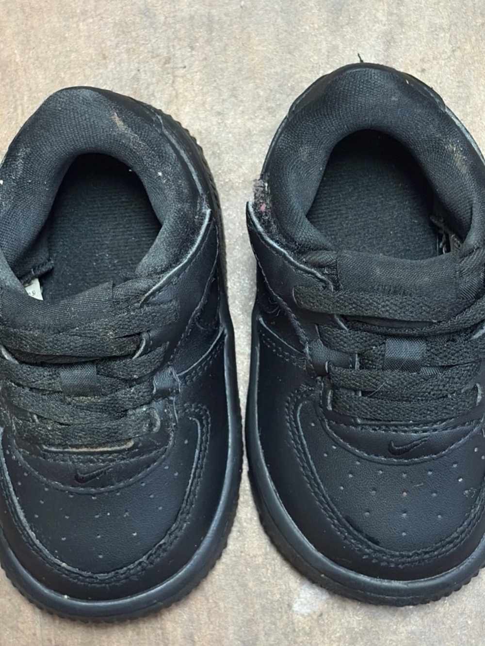 Nike Kids Black Low-Top Sneakers